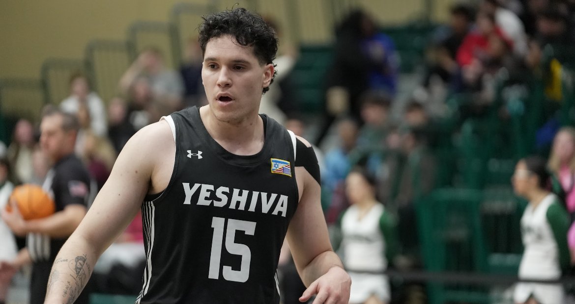Macs take sole possession of first place with road win over Dolphins