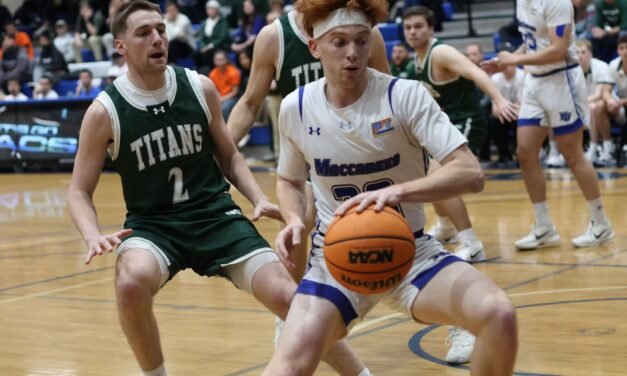 Clock In, Clock Out: Macs Stay Perfect in Skyline