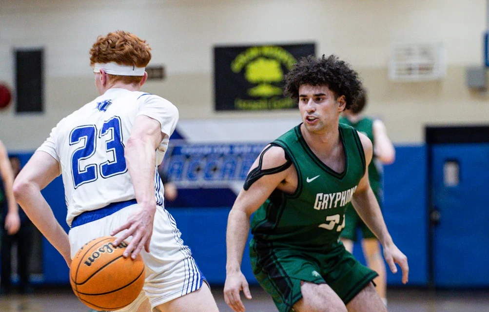 Macs Romp Old Westbury, Advance to Skyline Semis